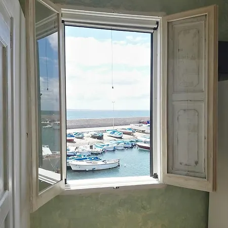 Fronte Del Porto Casa vacanze