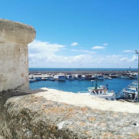 Fronte Del Porto Casa vacanze *