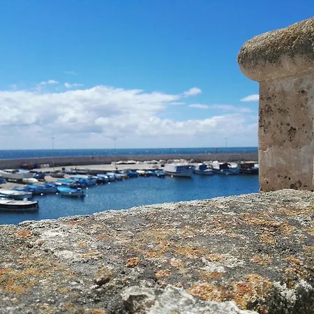 Fronte Del Porto *